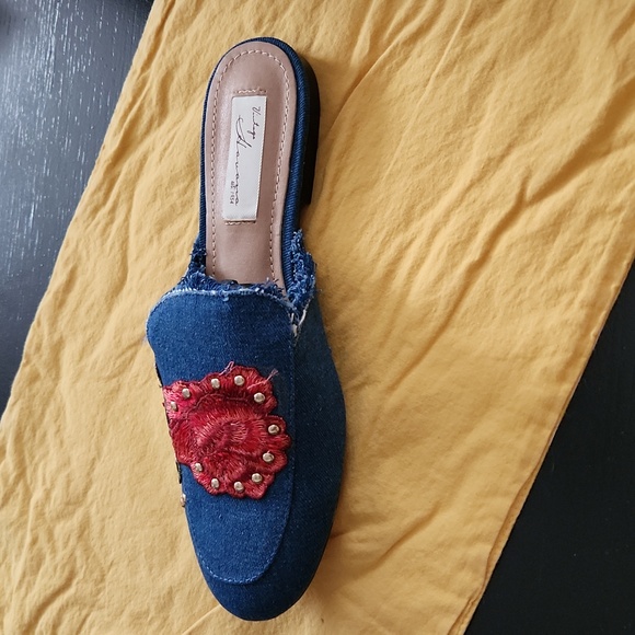 Shoes - Picture 2 of 3